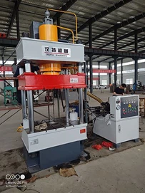 Multifunkční čtyřsloupový a třípaprskový vysokorychlostní hydraulický lis