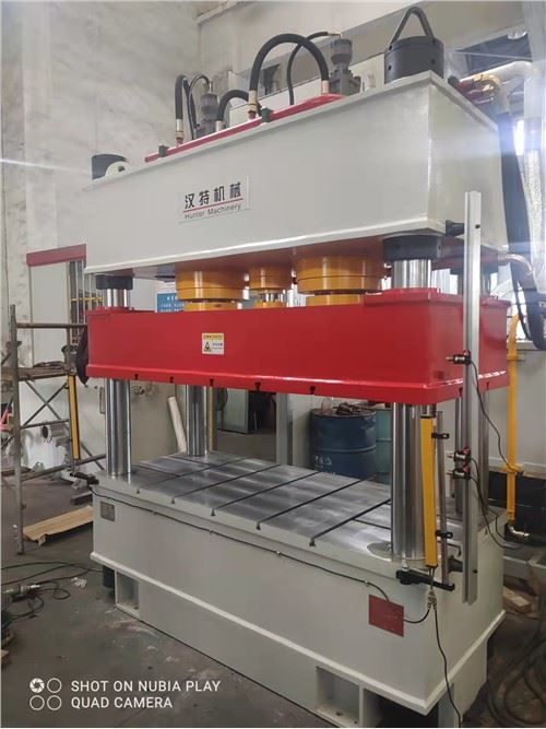 Vlastnosti hydraulického lisu 315 Ton Automotive Interior Molding